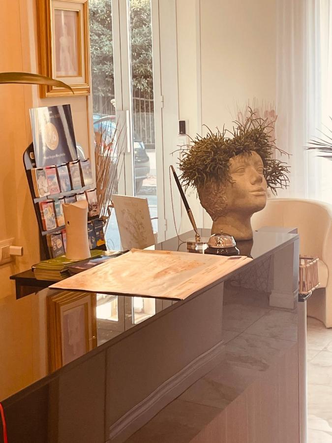 Hotel Regina Margherita Bordighera Esterno foto