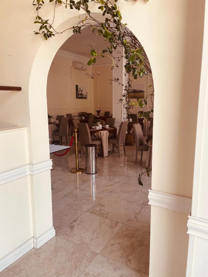 Hotel Regina Margherita Bordighera Esterno foto